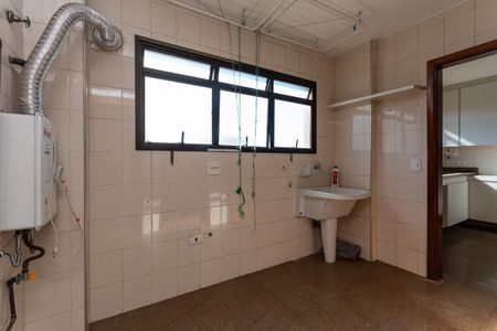 Apartamento para alugar com 246m², 3 quartos e 3 vagasÁrea de Serviço