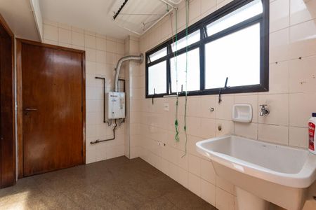 Apartamento para alugar com 246m², 3 quartos e 3 vagasÁrea de Serviço
