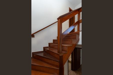 Apartamento para alugar com 246m², 3 quartos e 3 vagasEscada