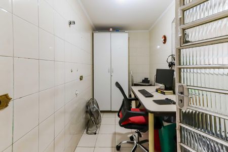 Casa à venda com 210m², 3 quartos e 3 vagasQuarto de Serviço