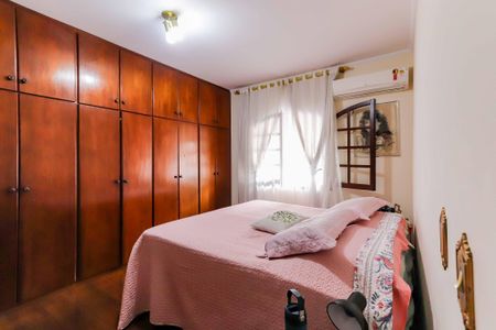 Casa à venda com 210m², 3 quartos e 3 vagasQuarto 3 - Suíte