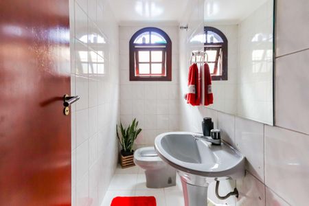 Casa à venda com 210m², 3 quartos e 3 vagasLavabo