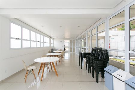 Apartamento para alugar com 32m², 1 quarto e 1 vaga Apartamento para alugar com 32m², 1 quarto e 1 vagaÁrea comum - Salão de Festas