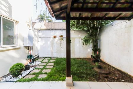 Casa de condomínio à venda com 220m², 3 quartos e 2 vagas Casa de condomínio à venda com 220m², 3 quartos e 2 vagasÁrea gourmet