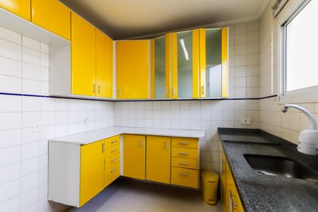 Casa de condomínio à venda com 220m², 3 quartos e 2 vagasCozinha