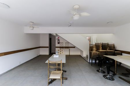 Casa de condomínio à venda com 220m², 3 quartos e 2 vagas Casa de condomínio à venda com 220m², 3 quartos e 2 vagasÁrea comum - Salão de festas