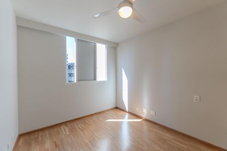 Quarto 1 de apartamento para alugar com 1 quarto, 40m² em Cerqueira César, São Paulo