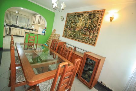 Casa à venda com 4 quartos, 200m² em Vila Maria Zélia, São Paulo