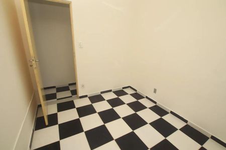 Quarto de casa para alugar com 2 quartos, 47m² em Conjunto Residencial José Bonifácio, São Paulo
