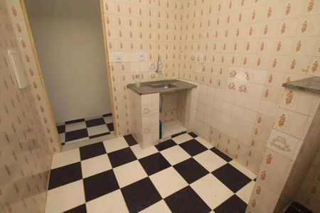 Banheiro de casa para alugar com 2 quartos, 47m² em Conjunto Residencial José Bonifácio, São Paulo