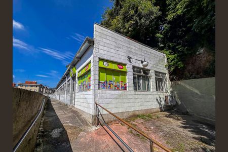 Apartamento para alugar com 42m², 2 quartos e 1 vaga Apartamento para alugar com 42m², 2 quartos e 1 vagaMini mercado