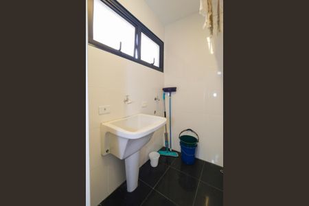 Apartamento para alugar com 100m², 2 quartos e 2 vagas Apartamento para alugar com 100m², 2 quartos e 2 vagasÁrea de Serviço