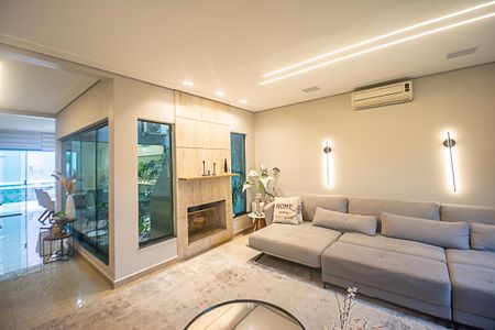 Casa à venda com 296m², 4 quartos e 4 vagasSala 1