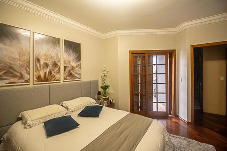 Casa à venda com 296m², 4 quartos e 4 vagasQuarto 3 - Suíte