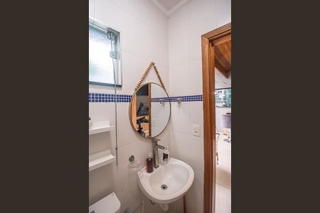 Casa à venda com 296m², 4 quartos e 4 vagasBanheiro de serviço