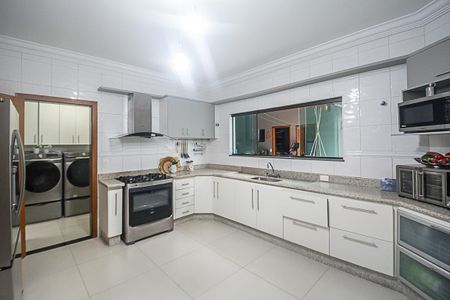 Casa à venda com 296m², 4 quartos e 4 vagasCozinha