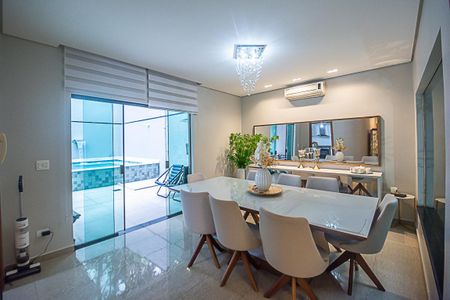 Casa à venda com 296m², 4 quartos e 4 vagasSala 2