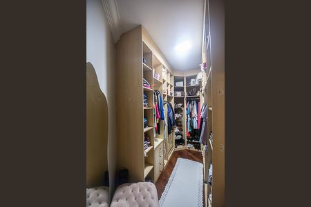 Casa à venda com 296m², 4 quartos e 4 vagasCloset da suíte 3