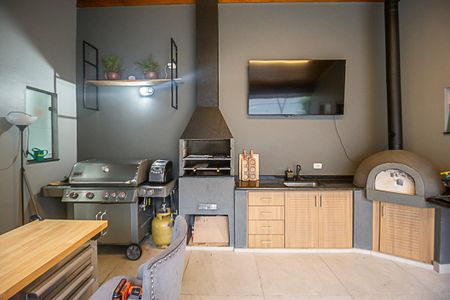 Casa à venda com 296m², 4 quartos e 4 vagasChurrasqueira