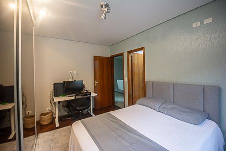 Casa à venda com 296m², 4 quartos e 4 vagasQuarto Suíte