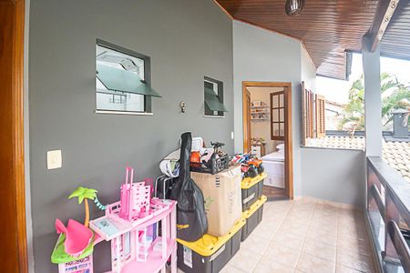 Casa à venda com 296m², 4 quartos e 4 vagasSacada do Quarto 2 e 3 - Suíte