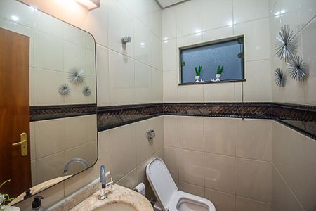 Casa à venda com 296m², 4 quartos e 4 vagasLavabo