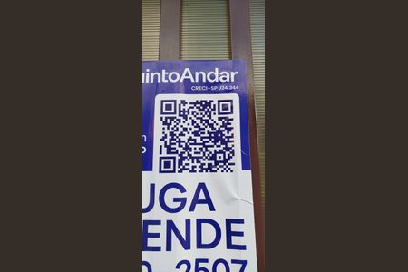 Casa à venda com 270m², 4 quartos e 6 vagas Casa à venda com 270m², 4 quartos e 6 vagasPlaca