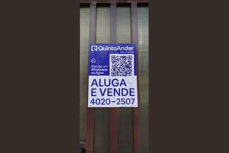 Casa à venda com 270m², 4 quartos e 6 vagas Casa à venda com 270m², 4 quartos e 6 vagasPlaca
