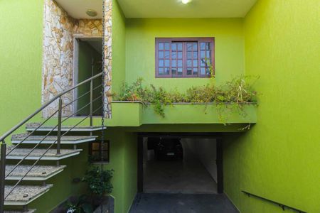 Casa à venda com 270m², 4 quartos e 6 vagas Casa à venda com 270m², 4 quartos e 6 vagasHall de entrada