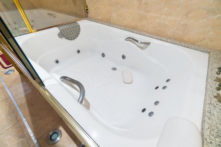 Apartamento à venda com 126m², 3 quartos e 2 vagasBanheiro da Suíte Detalhe