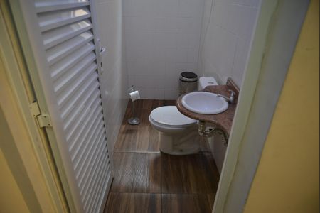 Casa para alugar com 390m², 3 quartos e 3 vagasBanheiro de serviço