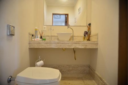 Casa para alugar com 390m², 3 quartos e 3 vagasLavabo