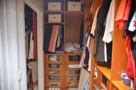 Casa para alugar com 390m², 3 quartos e 3 vagasCloset da suíte 3