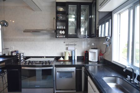 Casa para alugar com 390m², 3 quartos e 3 vagasCozinha