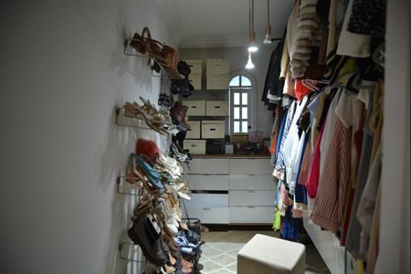 Casa para alugar com 390m², 3 quartos e 3 vagasCloset da suíte 3