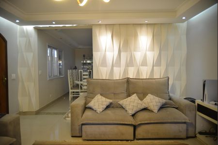 Casa para alugar com 390m², 3 quartos e 3 vagasSala