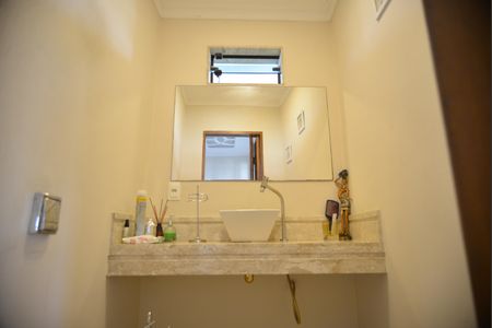 Casa para alugar com 390m², 3 quartos e 3 vagasLavabo