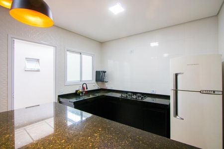 Cozinha de apartamento para alugar com 2 quartos, 52m² em Vila Scarpelli, Santo André