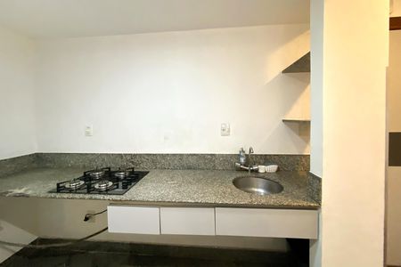 Cozinha de apartamento para alugar com 1 quarto, 50m² em São Pedro, Belo Horizonte