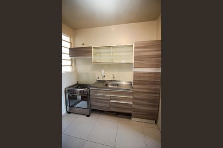 Cozinha de apartamento à venda com 2 quartos, 64m² em Azenha, Porto Alegre
