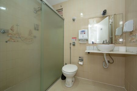 Casa para alugar com 300m², 5 quartos e 7 vagasBanheiro da Suíte