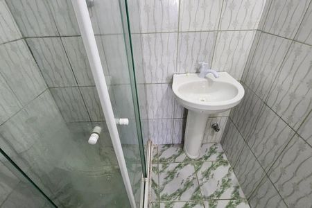 Banheiro de casa para alugar com 1 quarto, 80m² em Jardim Santa Mena, Guarulhos