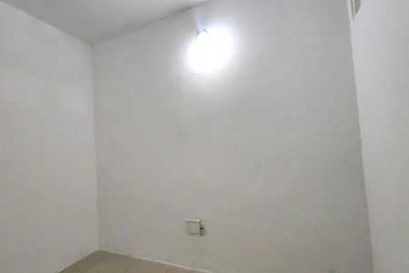 Quarto de casa para alugar com 1 quarto, 80m² em Jardim Santa Mena, Guarulhos