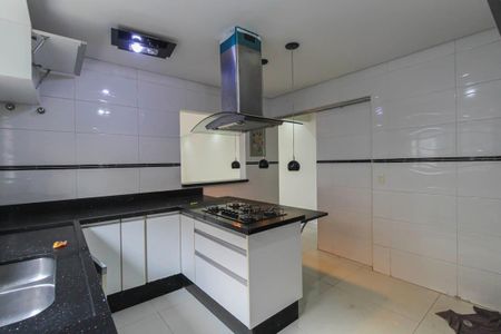 Casa à venda com 320m², 3 quartos e 4 vagasCozinha