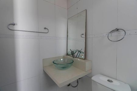 Casa à venda com 320m², 3 quartos e 4 vagasBanheiro da Suíte 1