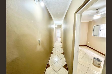 Corredor de casa para alugar com 2 quartos, 88m² em Vila Souza, São Paulo