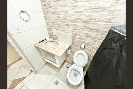 Casa para alugar com 88m², 2 quartos e sem vagaBanheiro social