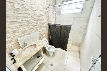 Casa para alugar com 88m², 2 quartos e sem vagaBanheiro social