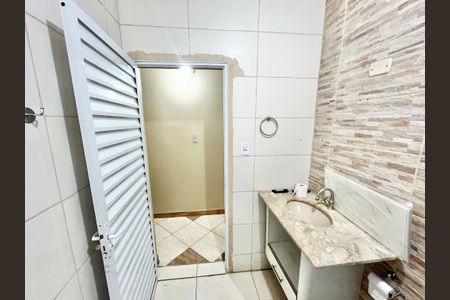 Casa para alugar com 88m², 2 quartos e sem vagaBanheiro social