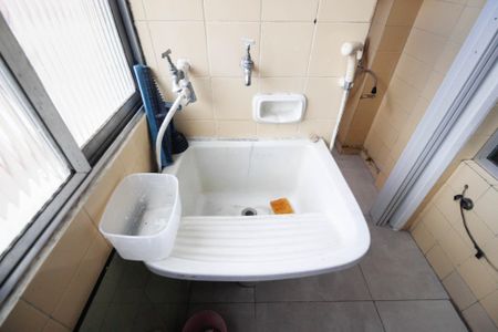 Apartamento para alugar com 70m², 2 quartos e 1 vagaÁrea de serviço